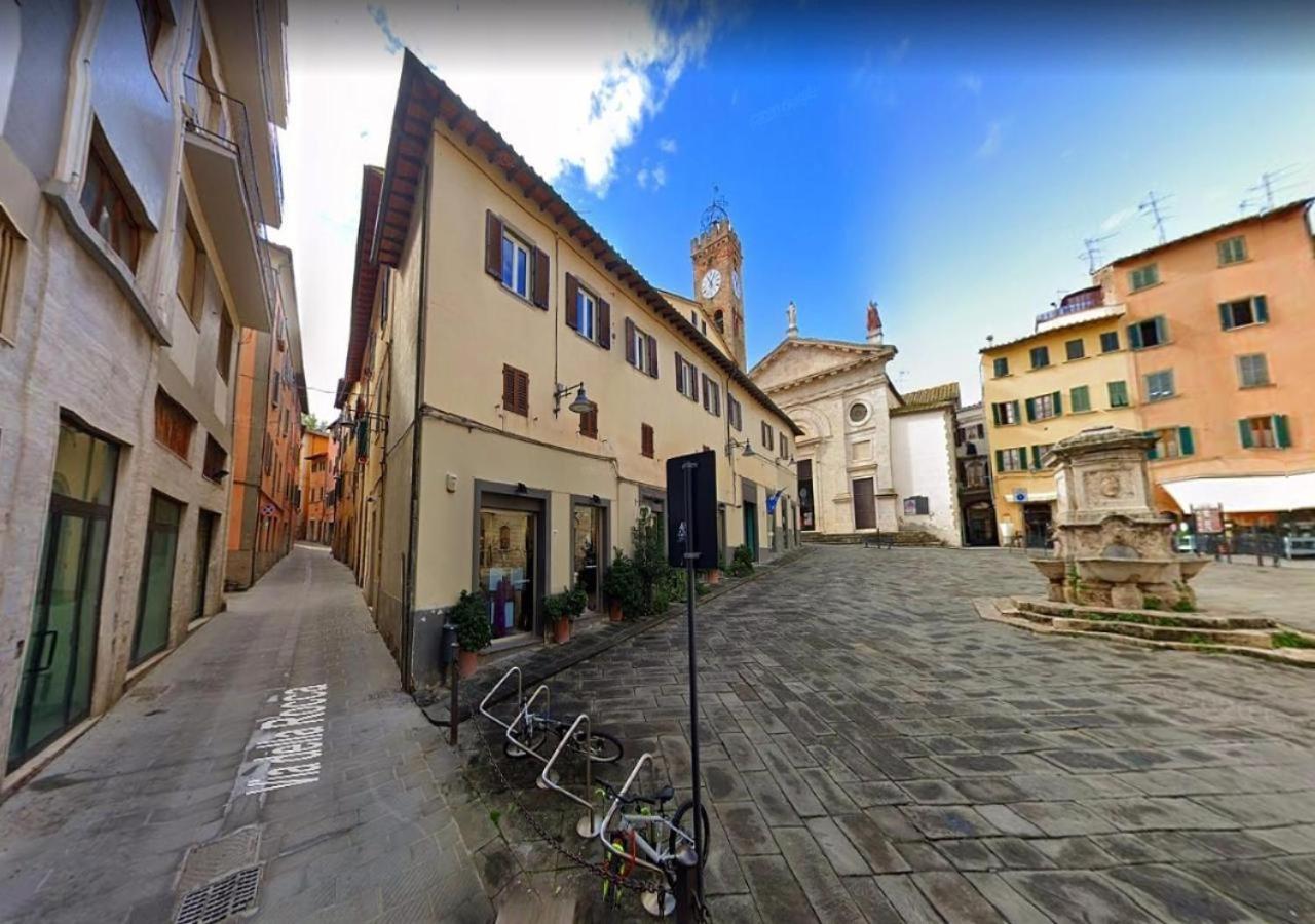 Apartamento Attico Casa Via Rocca Sole Poggibonsi Exterior foto